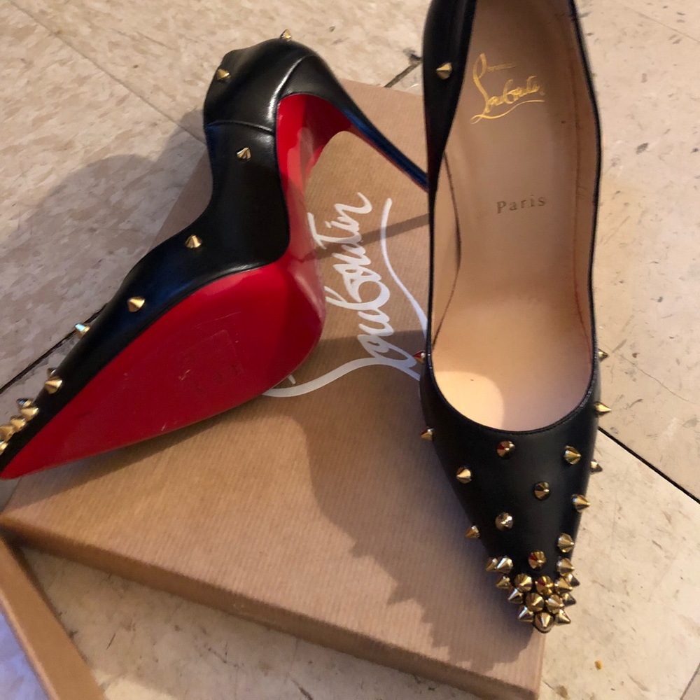 Christian Louboutin - Picture 2 of 8